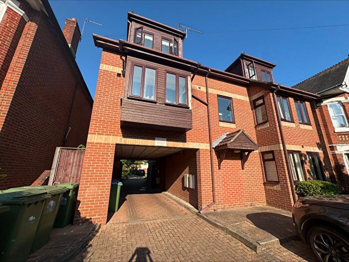 Studio To Rent In Thornbury Avenue, Southampton, Hampshire, SO15