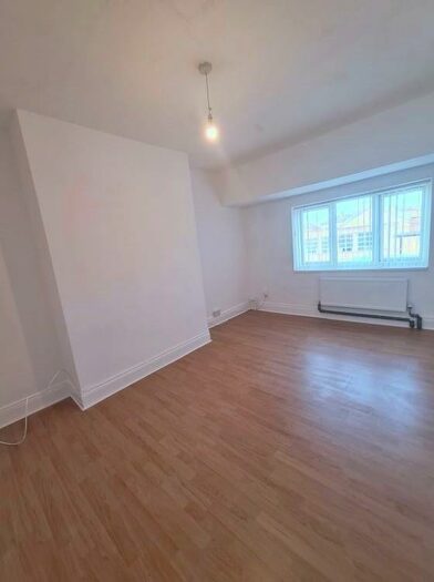 3 Bedroom Flat To Rent In Howlett Hall Road, Newcastle Upon Tyne, NE15