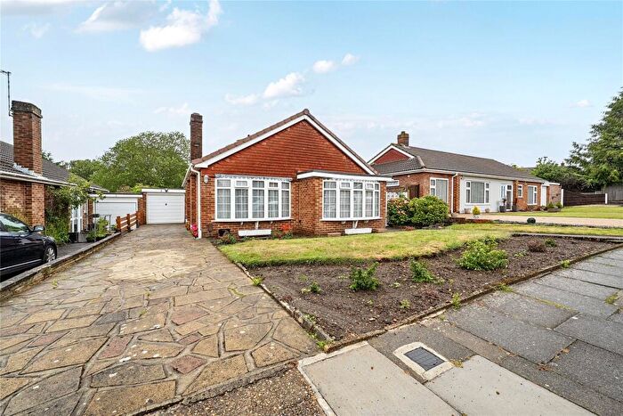 2 Bedroom Bungalow For Sale In Highwood Close, Orpington, BR6