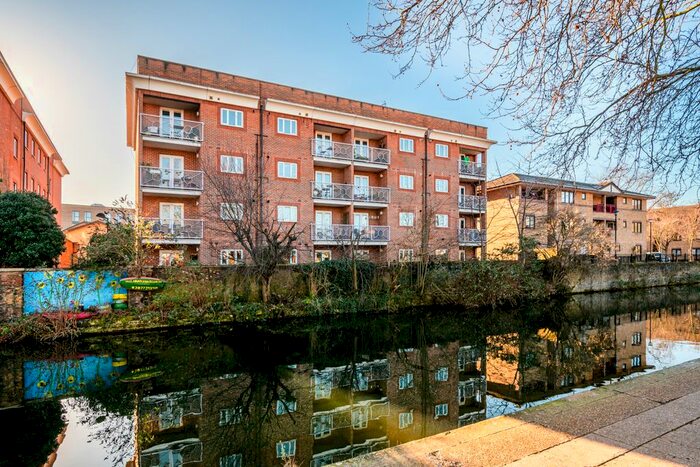 2 Bedroom Flat To Rent In Amber Wharf, Nursery Lane, Hackney, E2