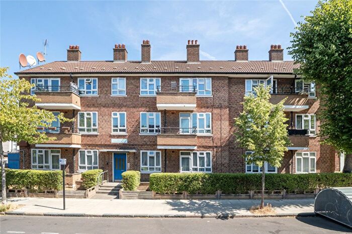 2 Bedroom Flat For Sale In Almack Road, Clapton, London, E5
