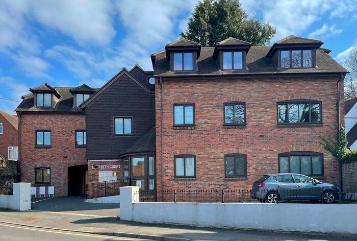 1 Bedroom Flat To Rent In East Street, Chesham, HP5