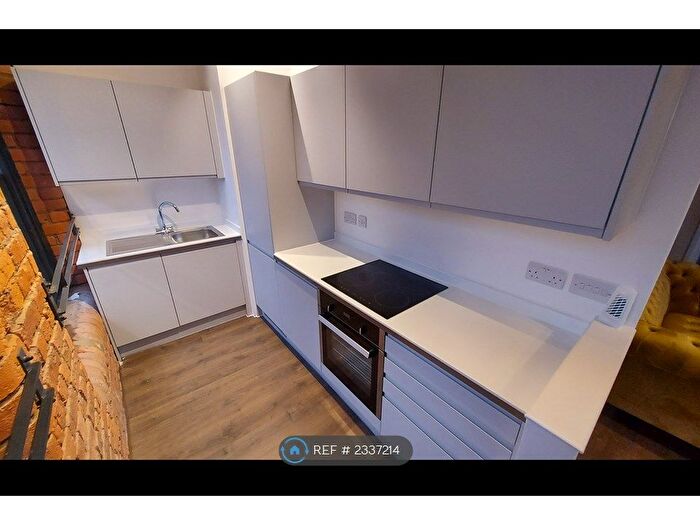 1 Bedroom Flat To Rent In School Street, Manchester, M4
