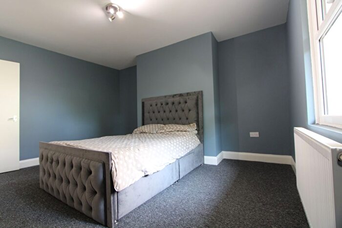 2 Bedroom Flat To Rent In Elmwood Road, Croydon, CR0