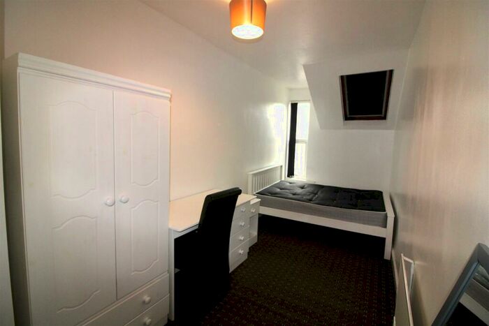 2 Bedroom Apartment To Rent In Alfreton Road, Nottingham, NG7