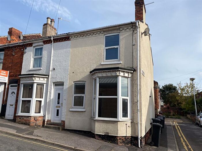 2 Bedroom End Of Terrace House To Rent In Montague Street, Lincoln, LN2