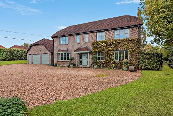 4 Bedroom Detached House For Sale In Dunsells Lane, Ropley, Alresford, Hampshire, SO24