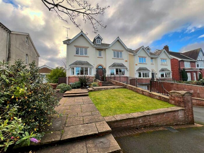 5 Bedroom Detached House To Rent In Regent Road, Southport, PR8
