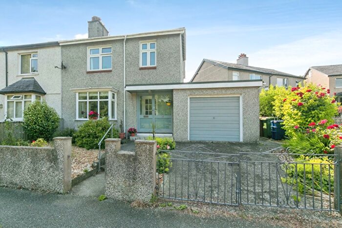 3 Bedroom Semi Detached House For Sale In Heol Dewi, Bangor, Gwynedd, LL57