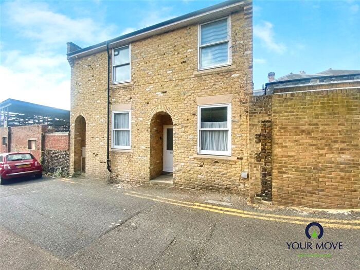 2 Bedroom Flat To Rent In Thanet Road, Broadstairs, Kent, CT10