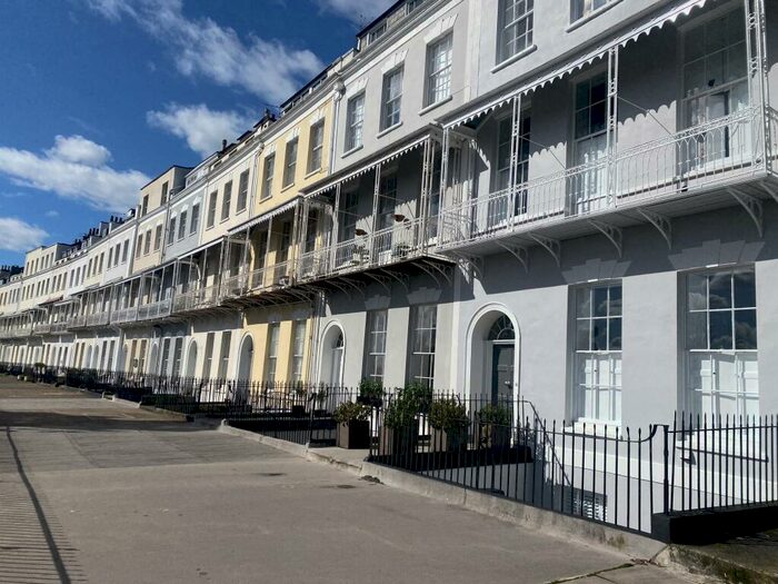 1 Bedroom Apartment To Rent In Royal York Crescent, Clifton, Bristol, BS8
