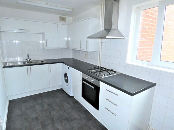 3 Bedroom Flat To Rent In Portree Street, London, E14