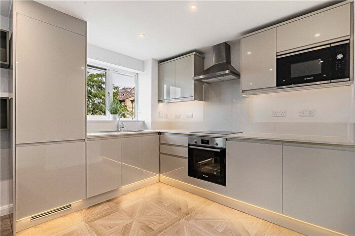 2 Bedroom Flat To Rent In John Maurice Close, London, SE17