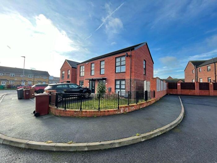 2 Bedroom Semi-Detached House To Rent In Bourdon Street, M40