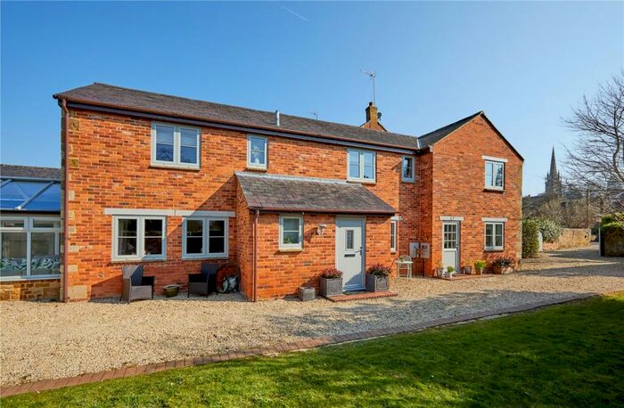 4 Bedroom Detached House For Sale In Wales Street, Kings Sutton, Banbury, Oxfordshire, OX17