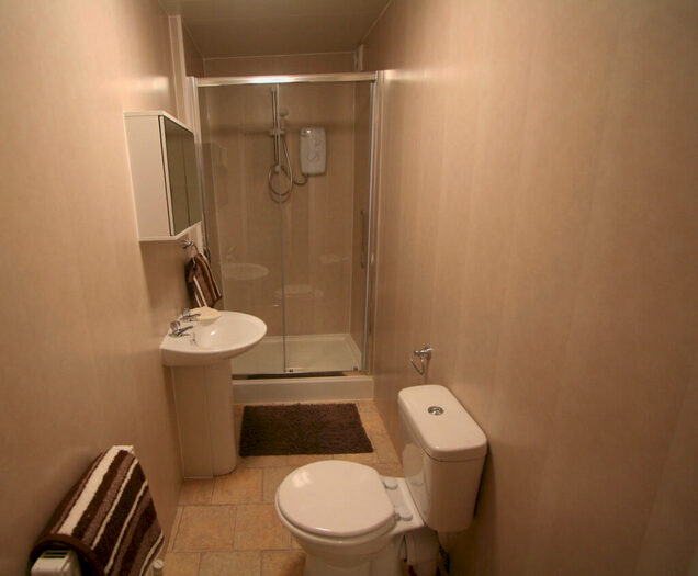 9 Bedroom House To Rent In Hyde Park Road, Leeds, LS6