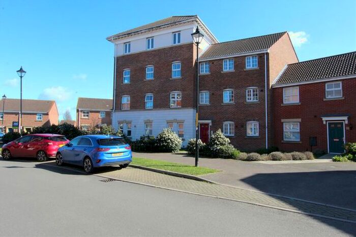 2 Bedroom Flat To Rent In Amethyst Drive, Sittingbourne, ME10