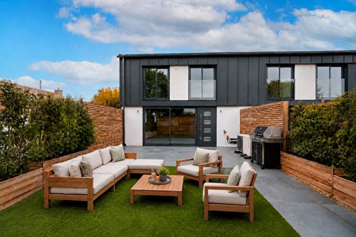 2 Bedroom End Of Terrace House For Sale In The Depot, Blackthorn, OX25