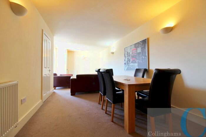 3 Bedroom Flat To Rent In Robinson Road, London, SW17