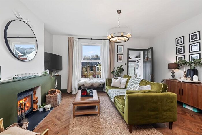 3 Bedroom End Of Terrace House For Sale In Priory Road, Plymouth, PL3