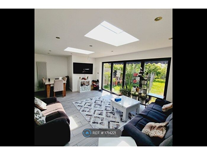 4 Bedroom Semi-Detached House To Rent In St. Hildas Way, Gravesend, DA12