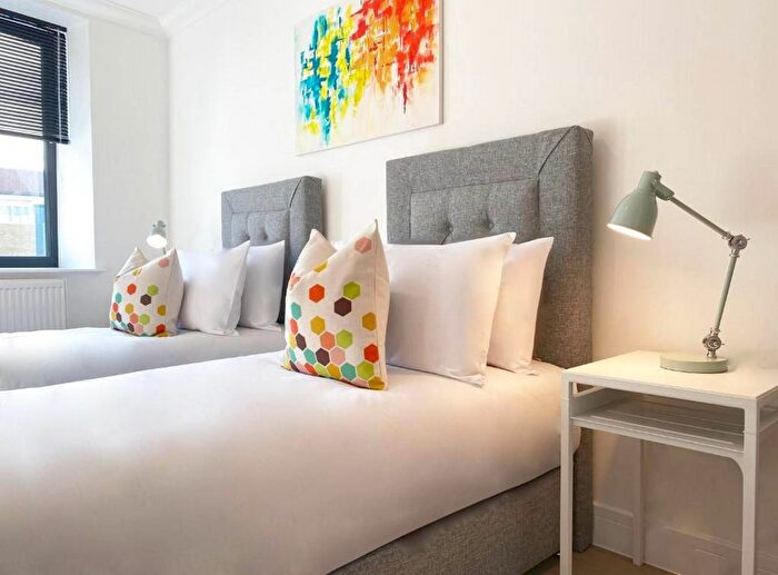 2 Bedroom Flat To Rent In Victoria Street, Rochester, ME1