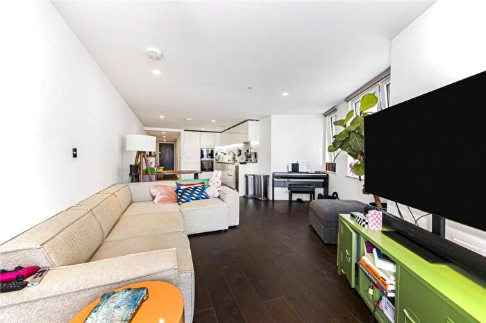 2 Bedroom Flat To Rent In Eagle Point, City Road, London, EC1V