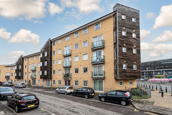 2 Bedroom Flat For Sale In Tilley Road, Feltham, TW13