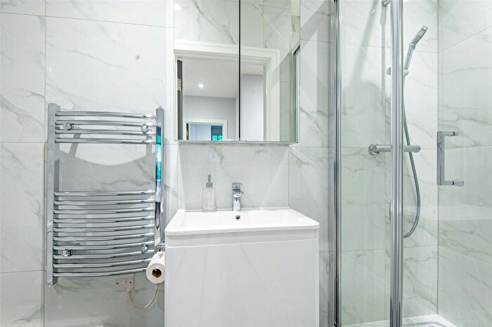 3 Bedroom Flat To Rent In Maida Vale, London, W9