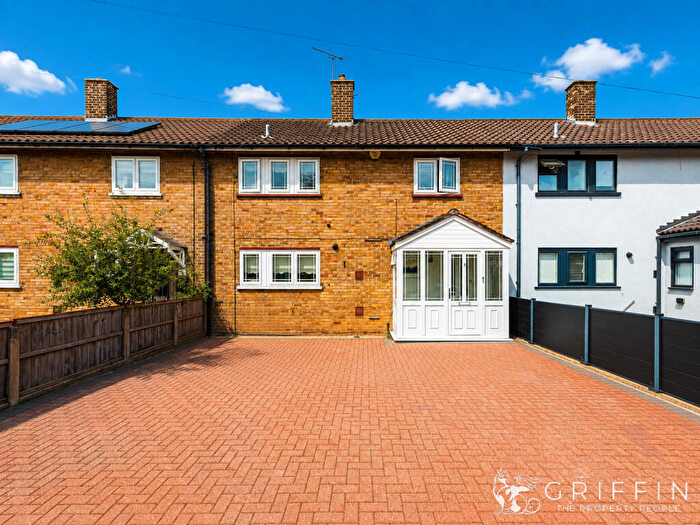 3 Bedroom Terraced House For Sale In Canberra Square, Tilbury, RM18