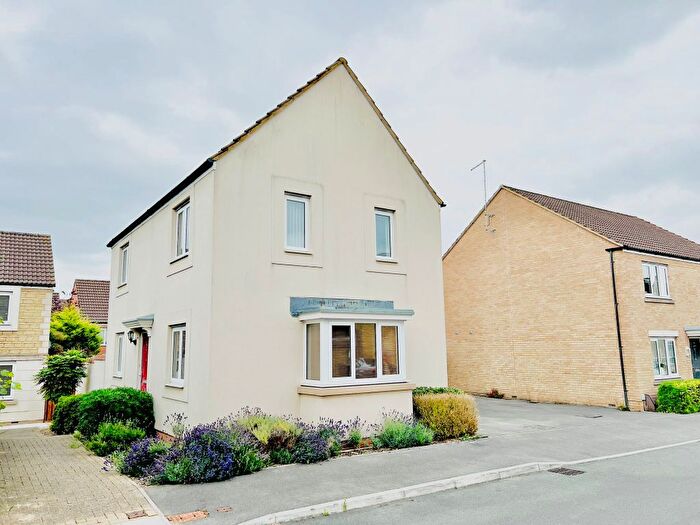 3 Bedroom Detached House To Rent In Sanders Close, Swindon, SN2