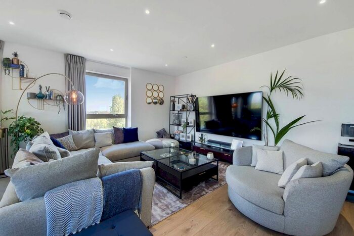 2 Bedroom Flat To Rent In Armanda Way, Gallions Reach, London, E6