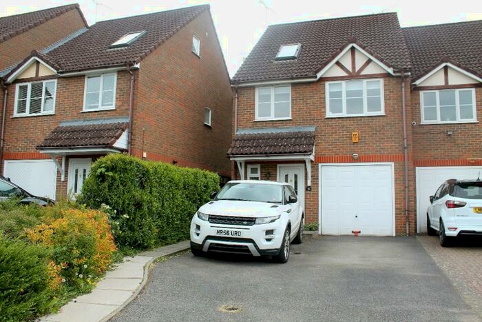 4 Bedroom Semi-Detached House To Rent In St. Annes Road, St. Albans, Hertfordshire, AL2