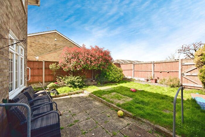 3 Bedroom End Of Terrace House For Sale In Clive Road, Sittingbourne, Kent, ME10