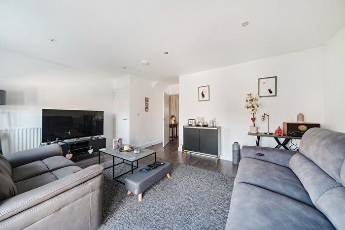 3 Bedroom Semi-Detached House For Sale In Mclaren Street, South Cambridgeshire, Cambridgeshire, CB23
