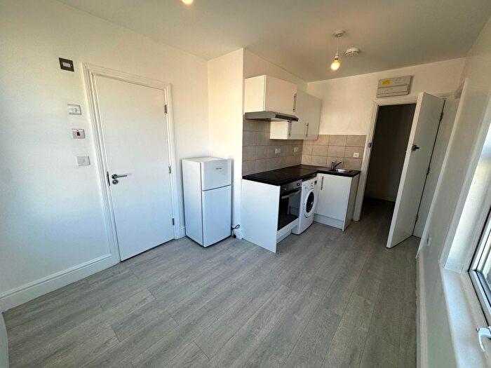 1 Bedroom Flat To Rent In Main Road, Chelmsford, CM1