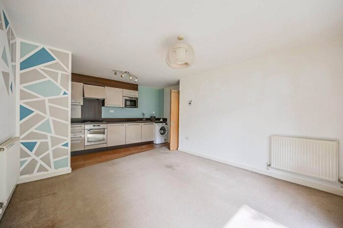 2 Bedroom Flat For Sale In Hawker Place, Walthamstow, London, E17