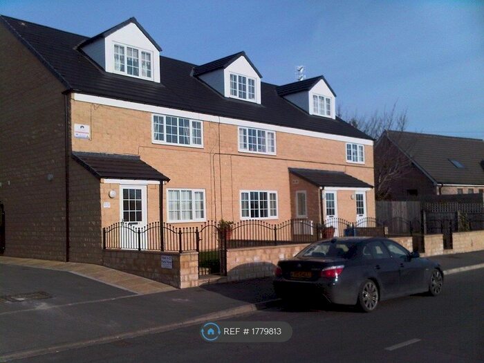 2 Bedroom Flat To Rent In Millhouses Street, Hoyland, Barnsley, S74