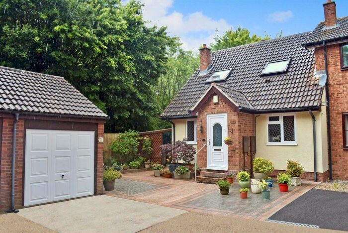 2 Bedroom Semi-Detached House For Sale In Larch Close, Taunton, TA1