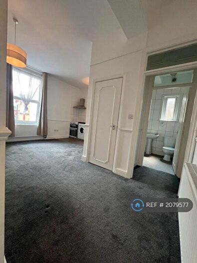 1 Bedroom Flat To Rent In Lower Clapton Road, London, E5