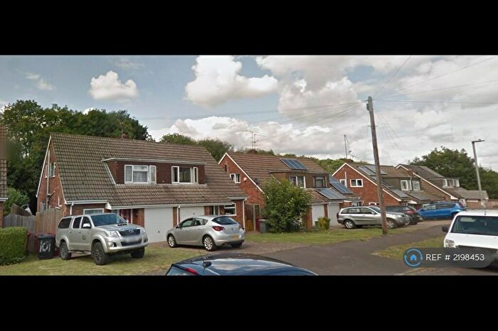 4 Bedroom Semi-Detached House To Rent In Severn Way, Tilehurst, Reading, RG30