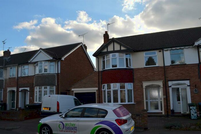 3 Bedroom Semi-Detached House To Rent In Silverdale Close Aldermans Green Coventry, CV2