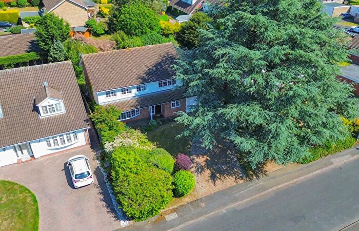 4 Bedroom Detached House For Sale In The Yews, Oadby, Leicester, LE2