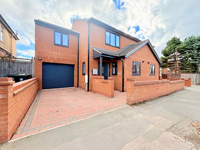 3 Bedroom House To Rent In Simpson Avenue, Higham Ferrers, NN10