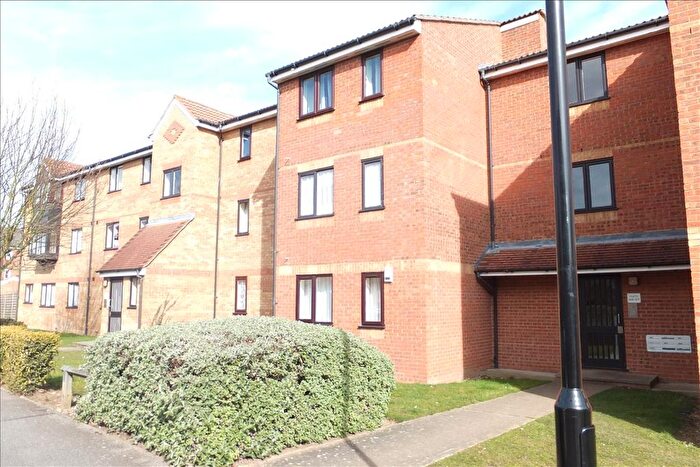 1 Bedroom Flat To Rent In Redford Close, Feltham, TW13