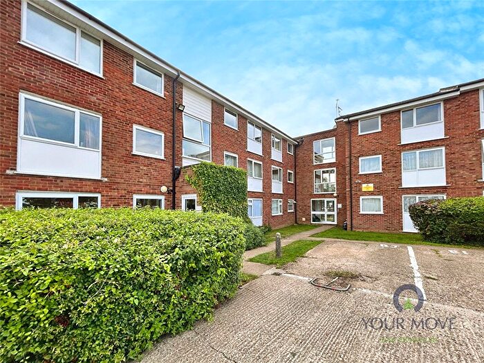 2 Bedroom Flat To Rent In Burns Drive, Hemel Hempstead, Hertfordshire, HP2