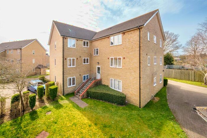 2 Bedroom Apartment To Rent In Oakey Drive, Wokingham, Berkshire, RG40