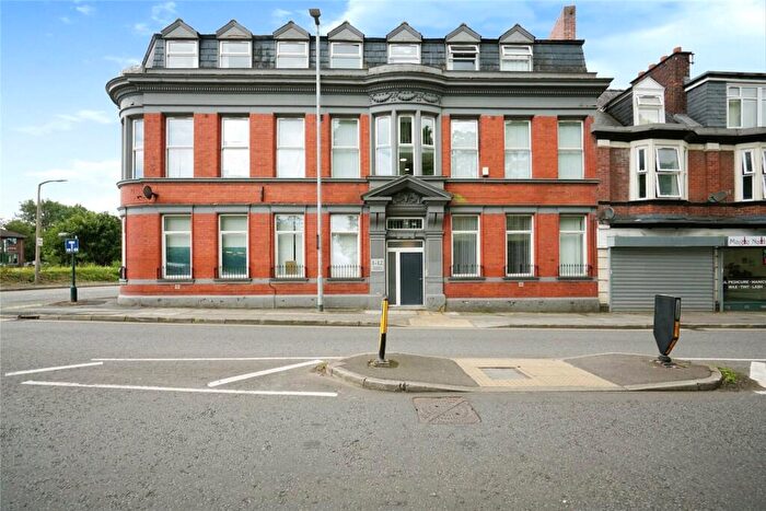 2 Bedroom Flat To Rent In Stand Lane, Radcliffe, Manchester, Greater Manchester, M26