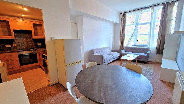 2 Bedroom Flat To Rent In Dene House Court, Clarendon Road, Leeds, LS2