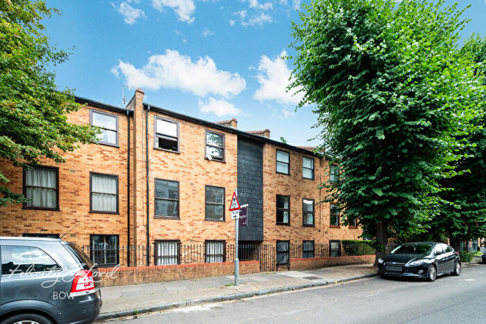 1 Bedroom Apartment For Sale In Tomlins Grove, London, E3